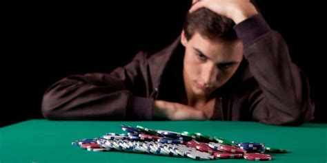 Poker zarafatcıllarla oynayır ya yox